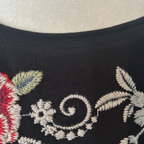 Johnny Was Embroidered Tunic Top - Picture 11 of 12